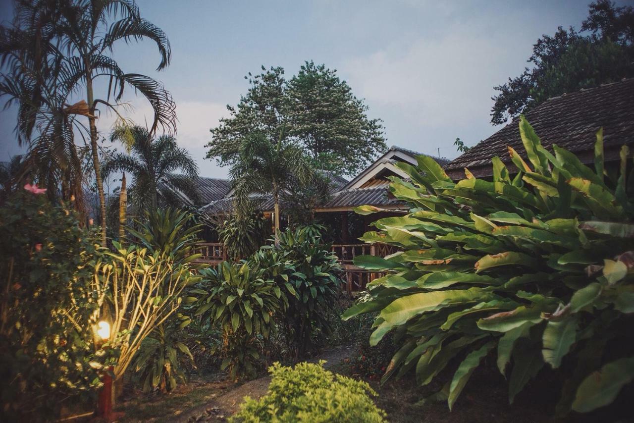 Kalm Pai Hotel Exterior photo
