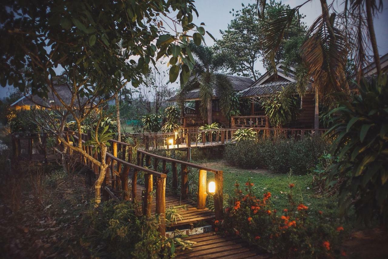 Kalm Pai Hotel Exterior photo